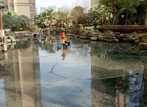 恩阳景观池淤泥清理